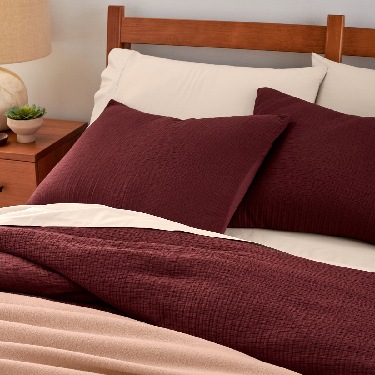 organic crinkle matelasse duvet set raisin lifestyle 2