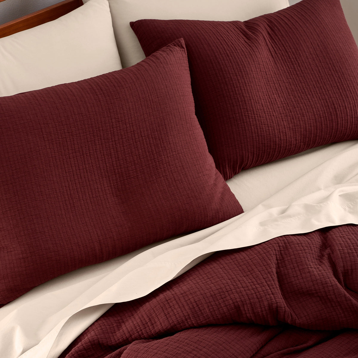 organic crinkle matelasse duvet set raisin lifestyle 4