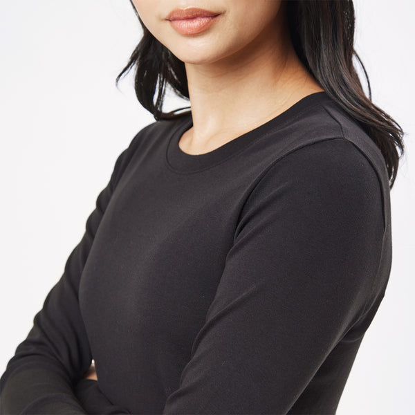 organic cotton black crewneck long sleeve t-shirt detail