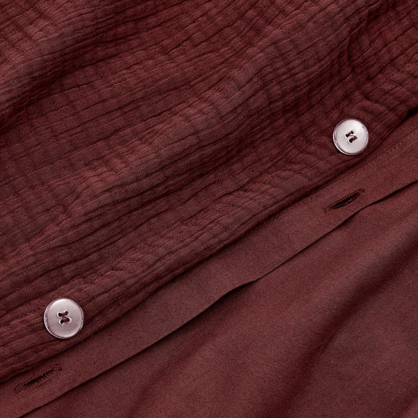 organic crinkle matelasse duvet set raisin detail